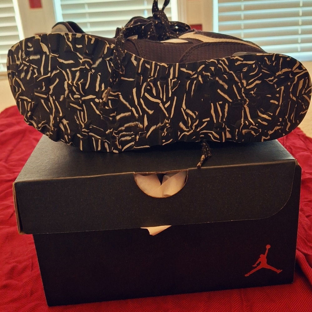 Boy's Black New Balance Sneakers - Picture 6 of 6